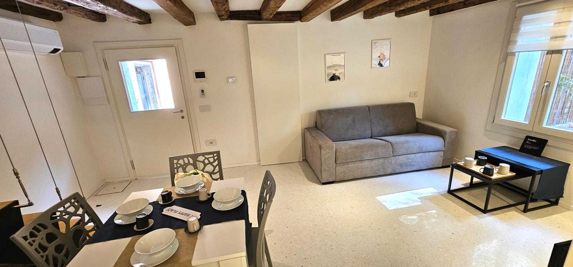 Small With Private Garden Venedig